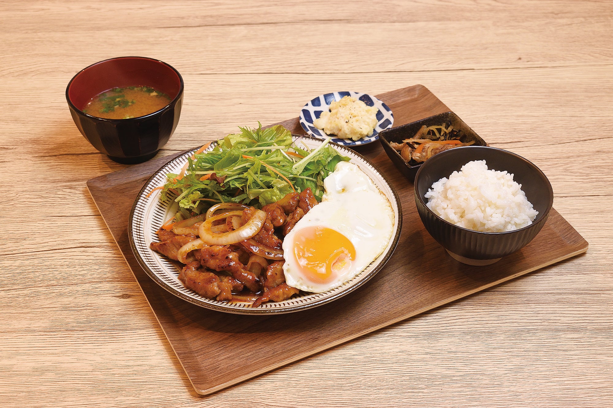 いつでも満腹! おかわり無料で幸せになれる定食屋