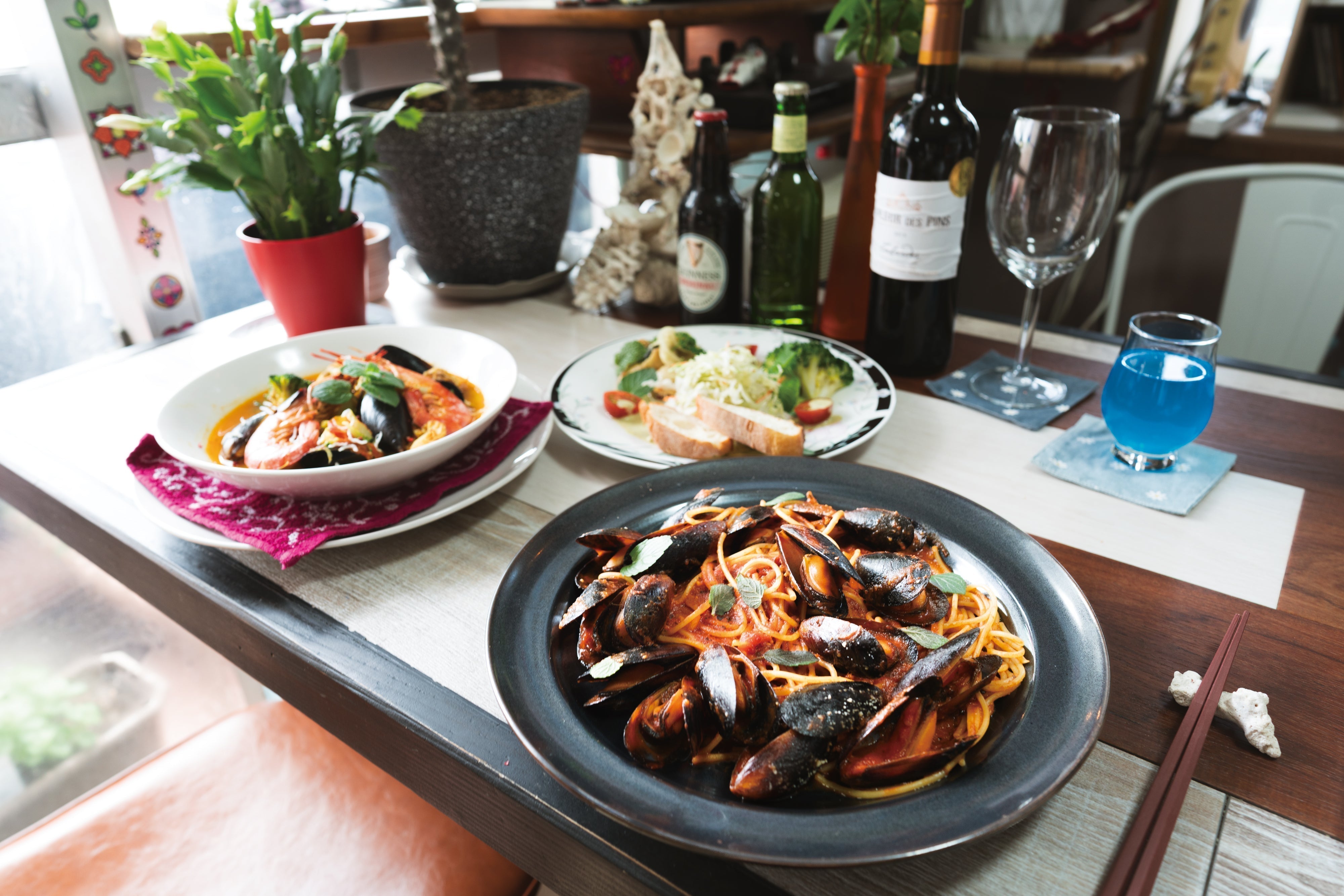 島の静寂に包まれた、隠れ家レストラン