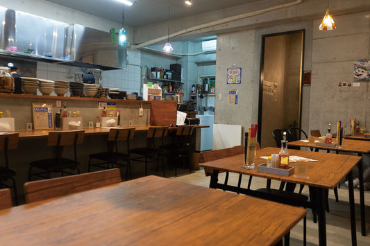 昼はそば、夜は酒場の絶品八重山そば店