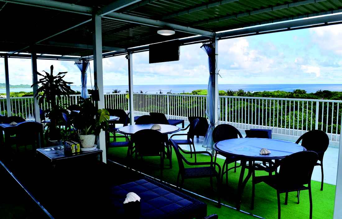 展望レストランで自慢の料理とかき氷を