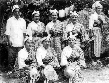 入裡輝夫的寫真集《愛爾蘭島的思考：竹富島的儀式（Tedun Nu Kizaru）》