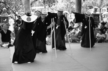 入裡輝夫的寫真集《愛爾蘭島的思考：竹富島的儀式（Tedun Nu Kizaru）》